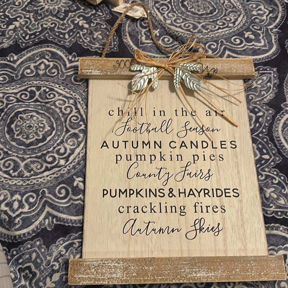 Fall wall plaque with hanger